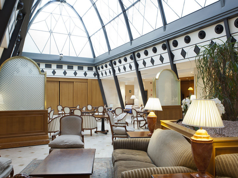 Eurostars Casa De La Lirica Hotel Madrid Restoran gambar