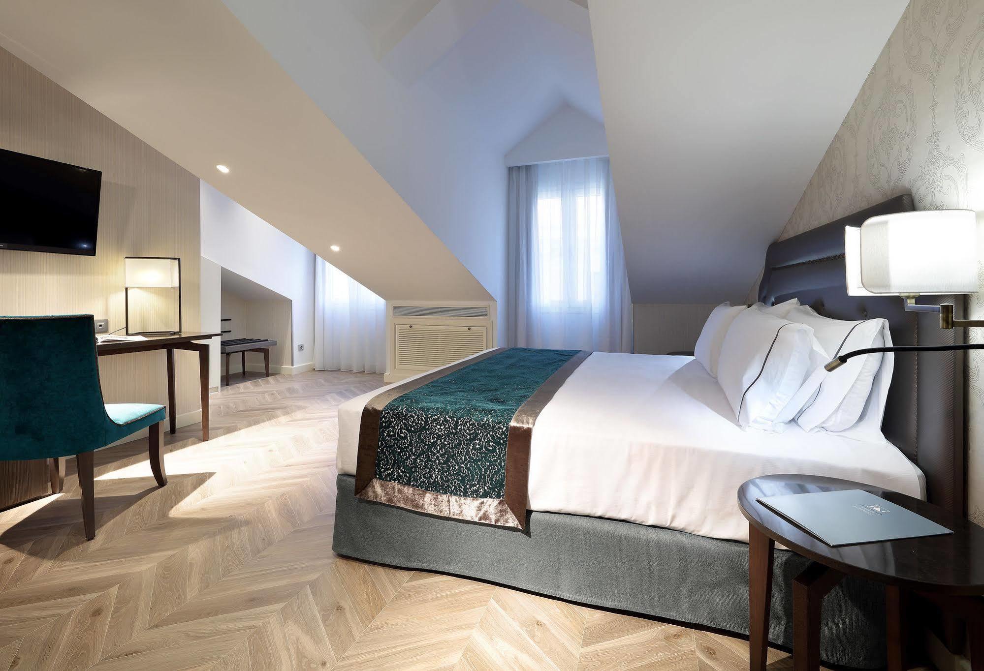 Eurostars Casa De La Lirica Hotel Madrid Luaran gambar
