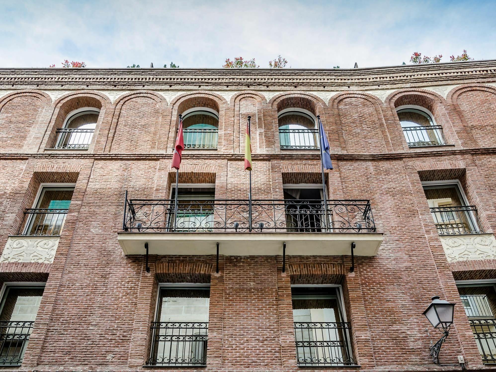Eurostars Casa De La Lirica Hotel Madrid Luaran gambar